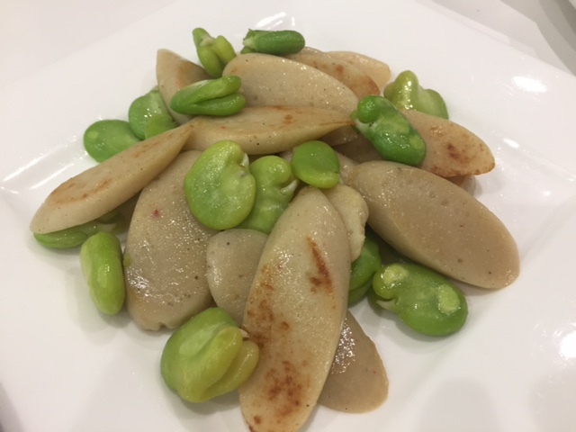 魚肉ソーセージとそら豆