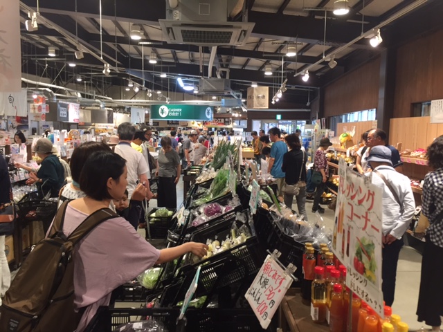 アゴラマルシェ店内